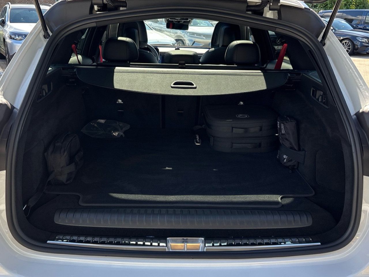 Mercedes-Benz E-Klasse – Bild 18