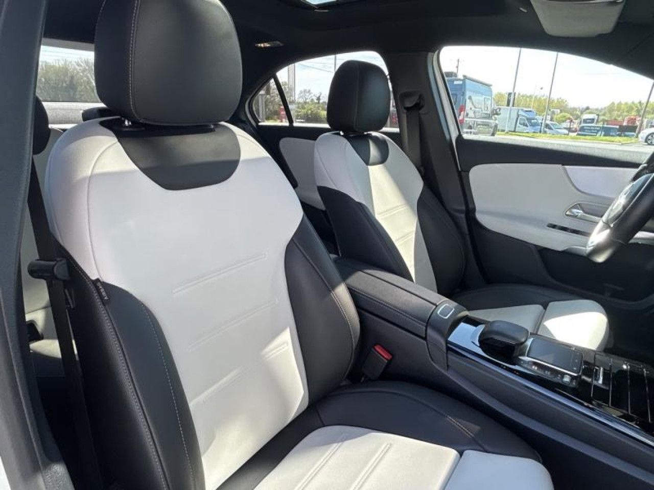 Photo du v&eacute;hicule 11 / 18