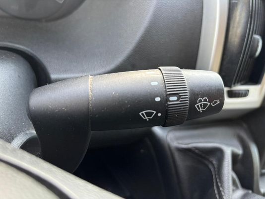 Vehicle image 10 / 14