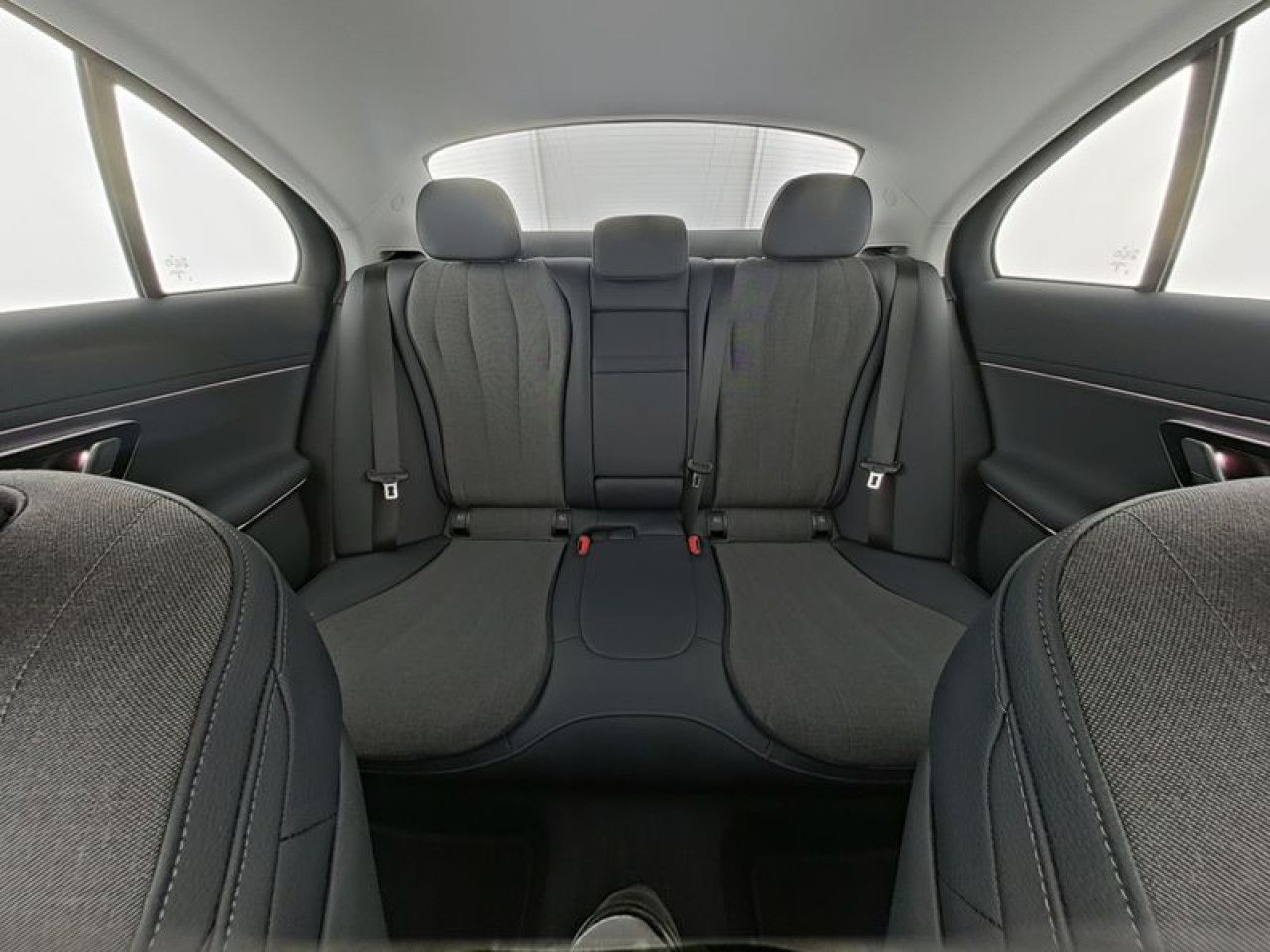 Mercedes-Benz E-Klasse – Bild 7