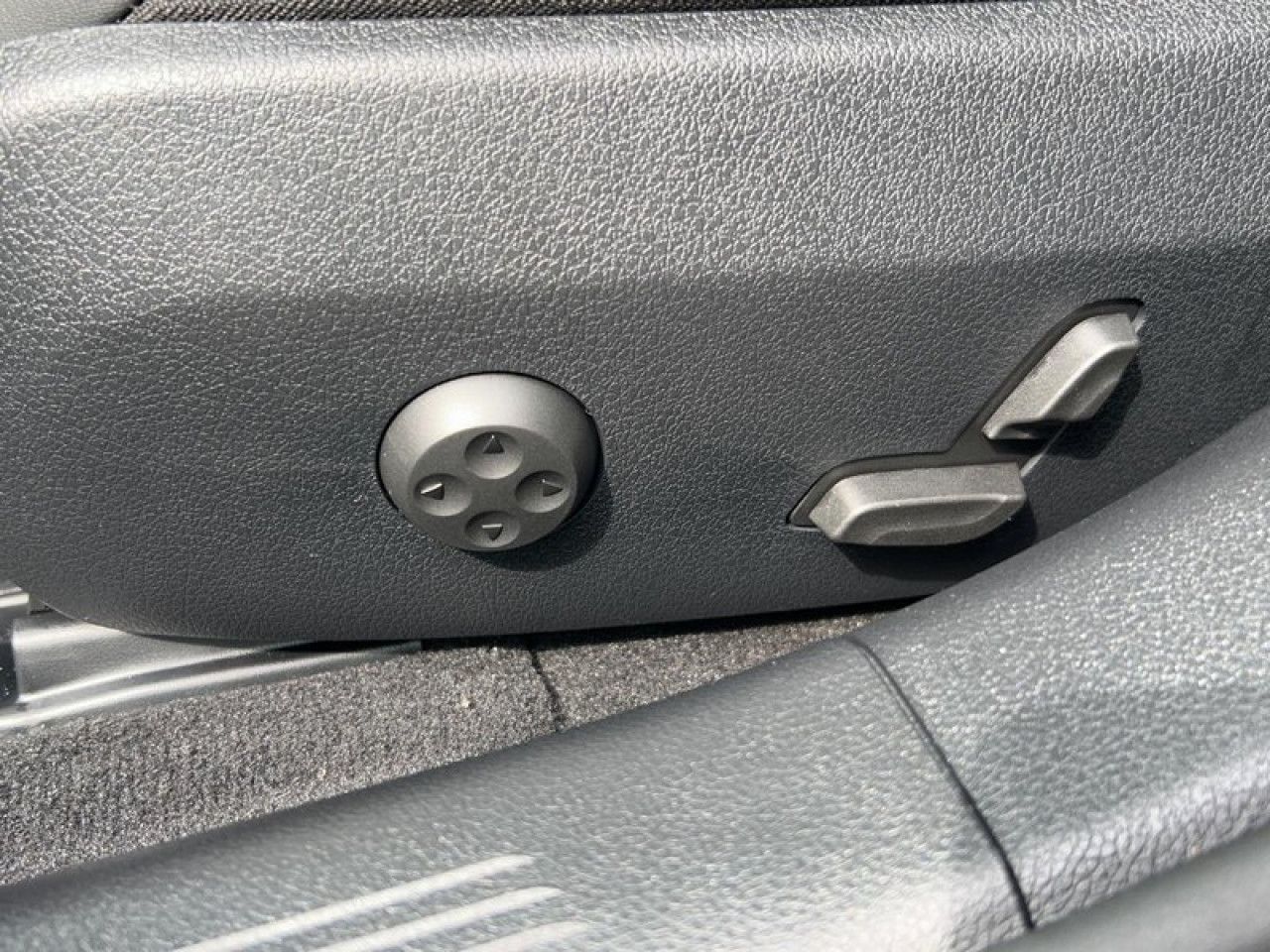 Mercedes-Benz E-Klasse – Bild 6