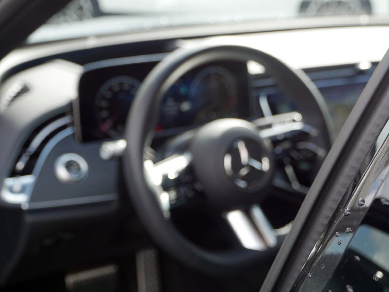 Mercedes-Benz E-Klasse – Bild 15