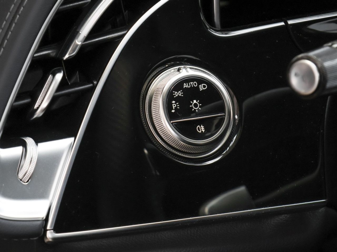 Mercedes-Benz E-Klasse – Bild 16