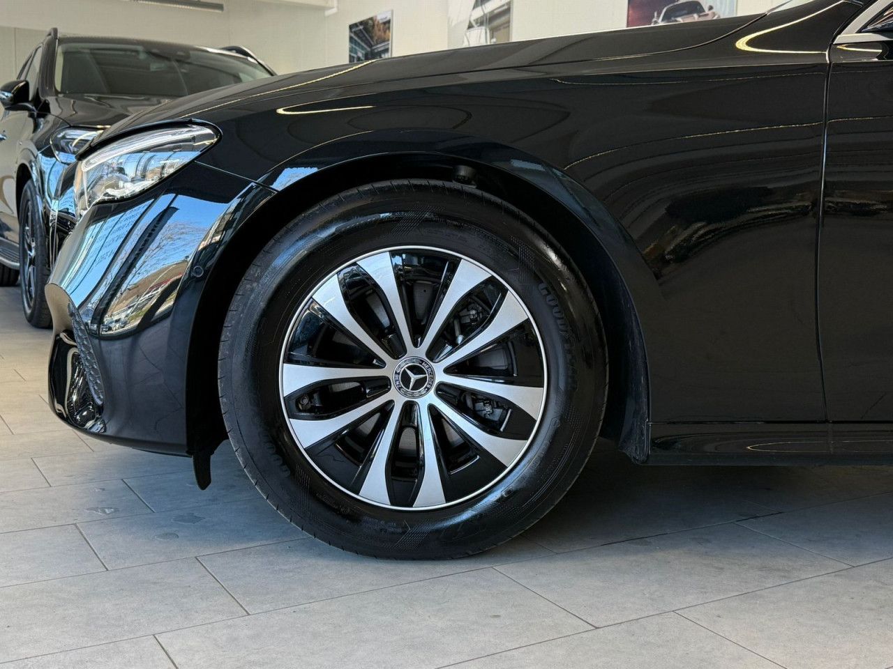 Mercedes-Benz E-Klasse – Bild 11