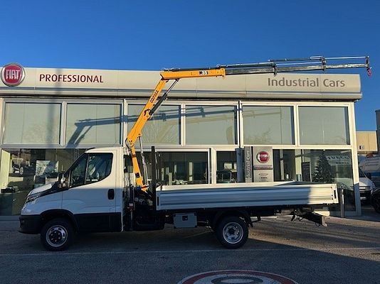 Vehicle image 4 / 18