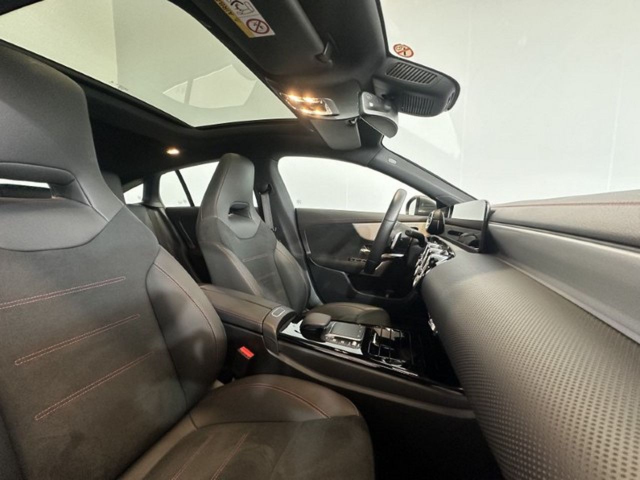 Imagem do ve&iacute;culo 8 / 19