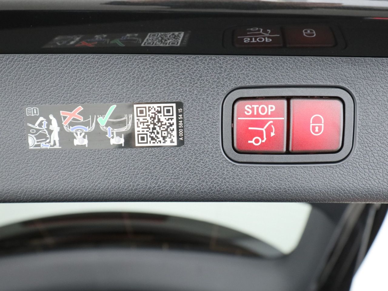 Mercedes-Benz E-Klasse – Bild 25