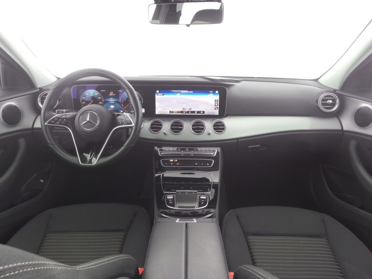 Mercedes-Benz E-Klasse – Bild 16
