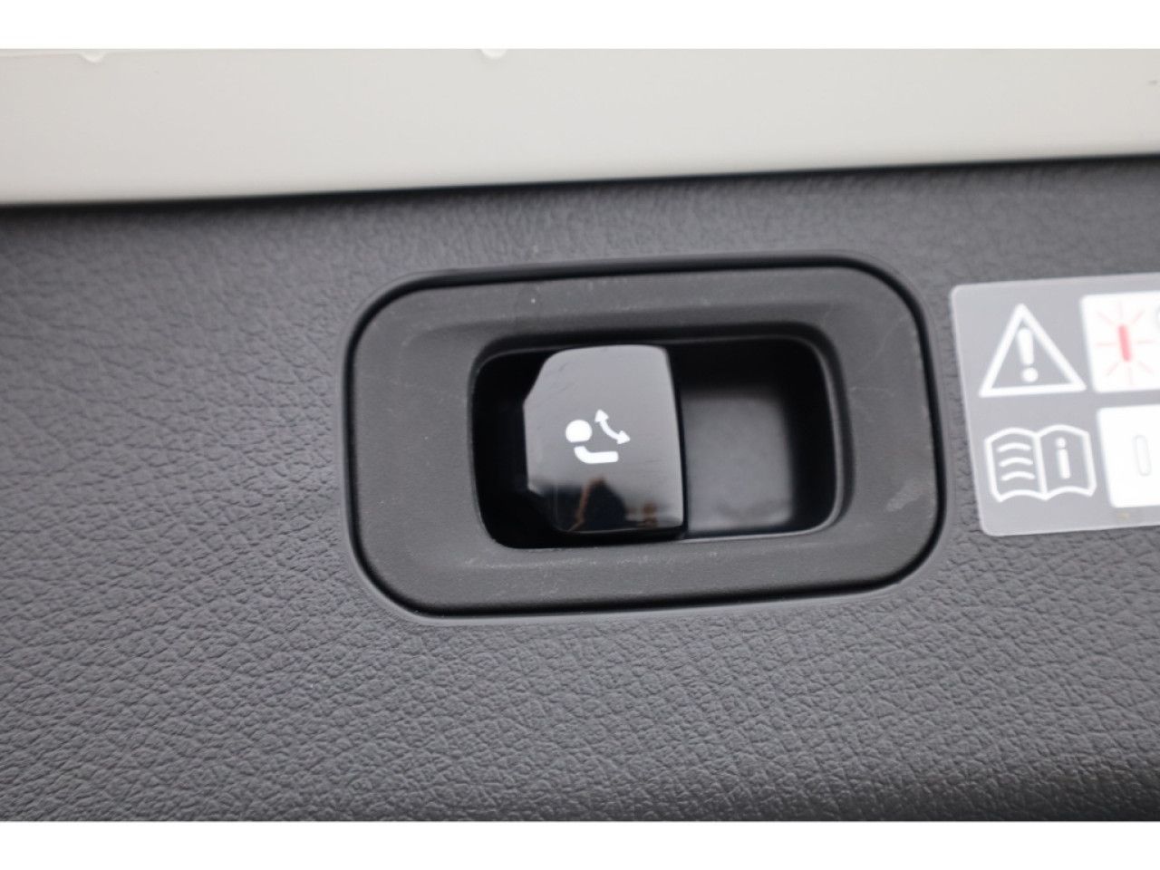 Mercedes-Benz C-Klasse – Bild 14