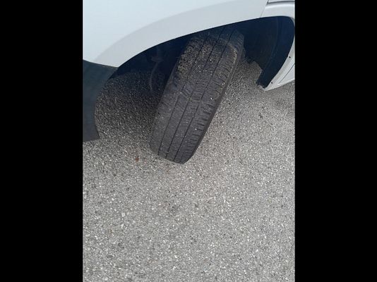 Vehicle image 4 / 20