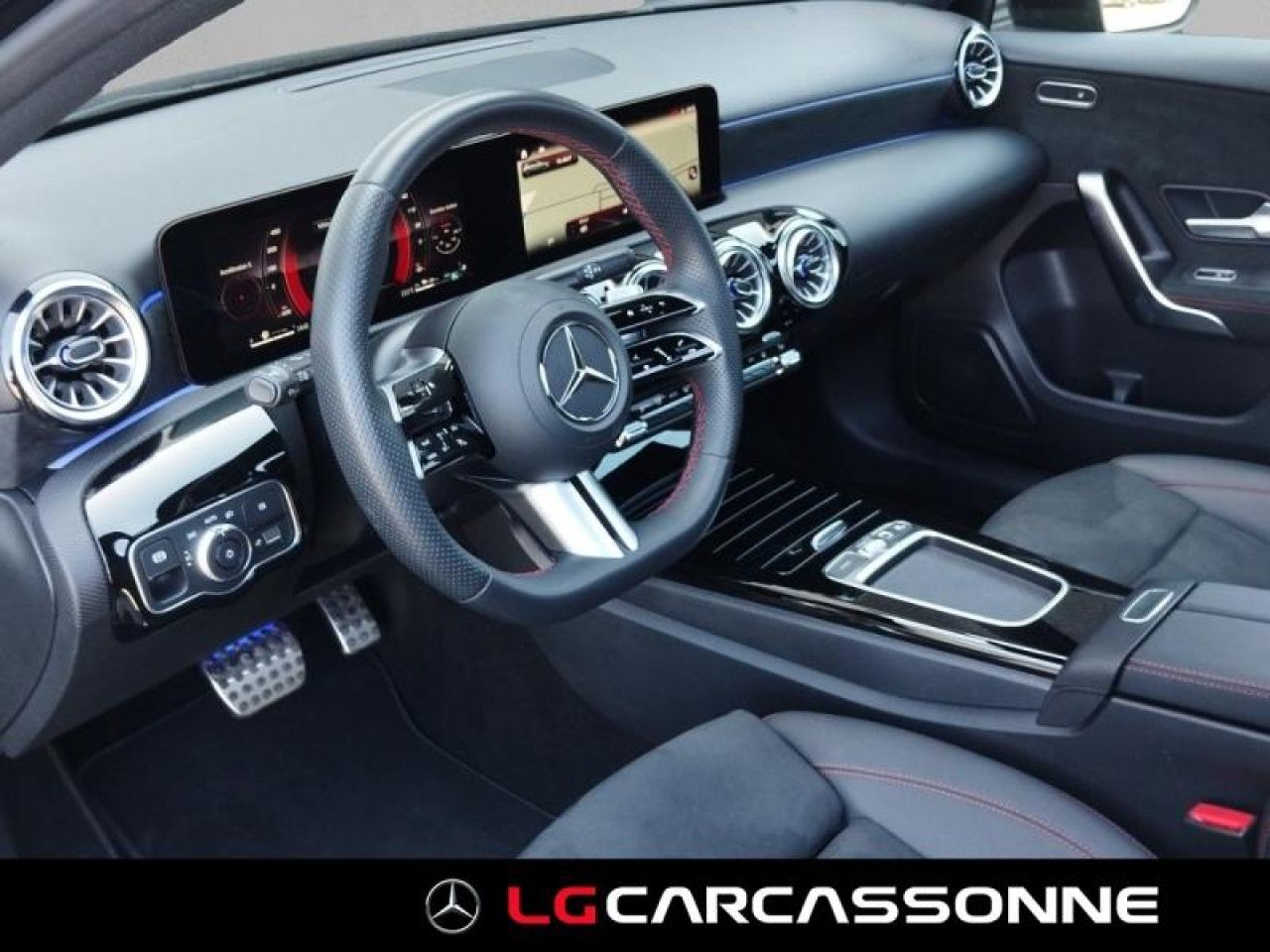 Photo du v&eacute;hicule 13 / 18