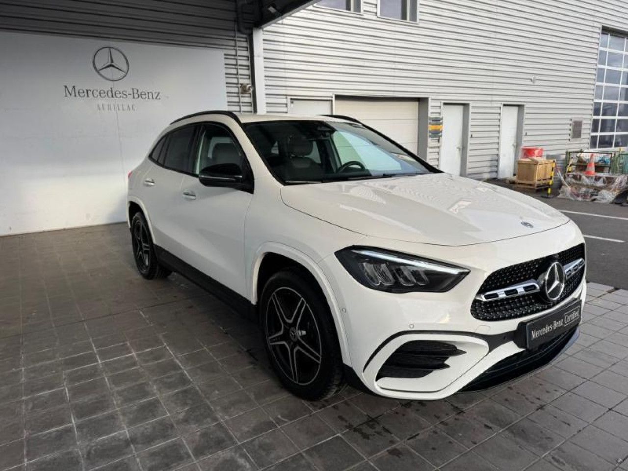 Photo du v&eacute;hicule 3 / 18