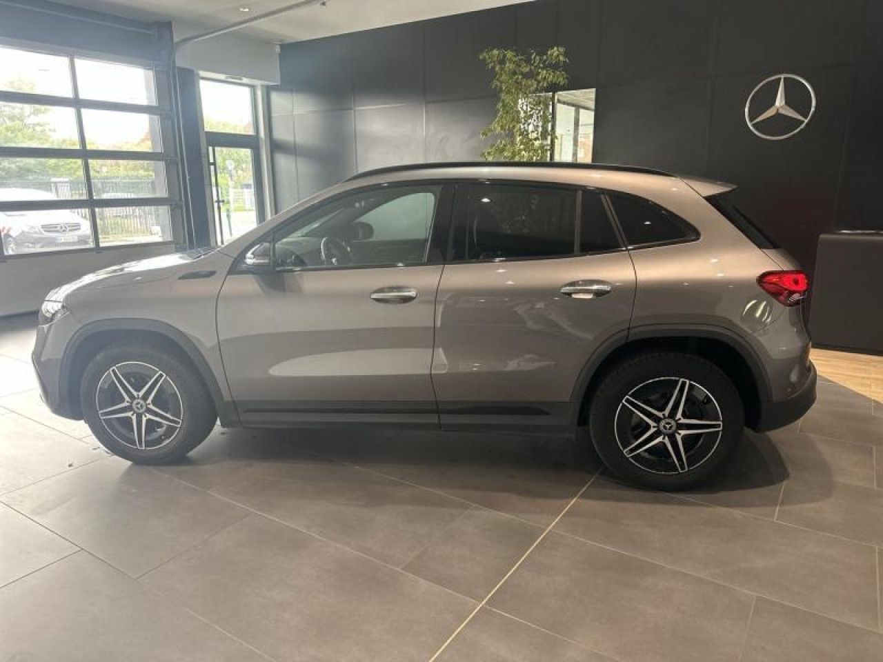 Photo du véhicule 8 / 18