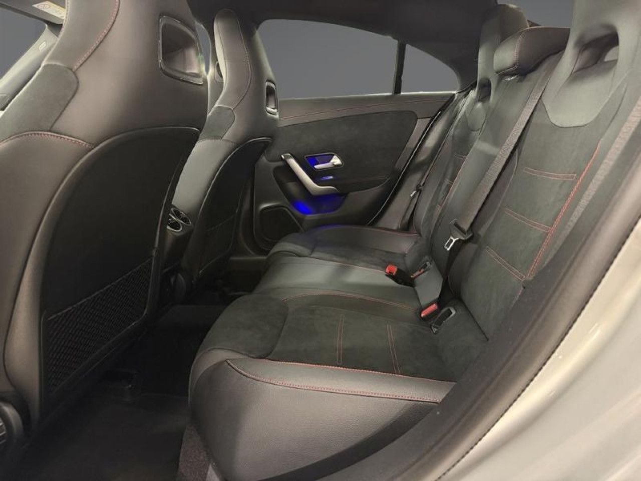 Photo du v&eacute;hicule 13 / 18