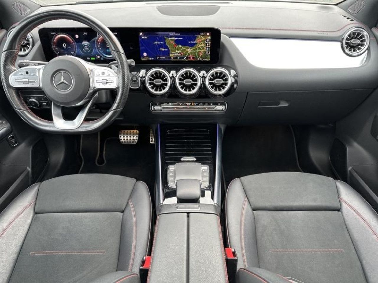 Photo du v&eacute;hicule 10 / 18