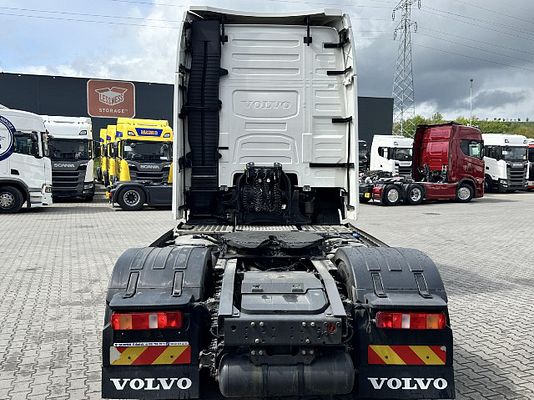 Vehicle image 6 / 20