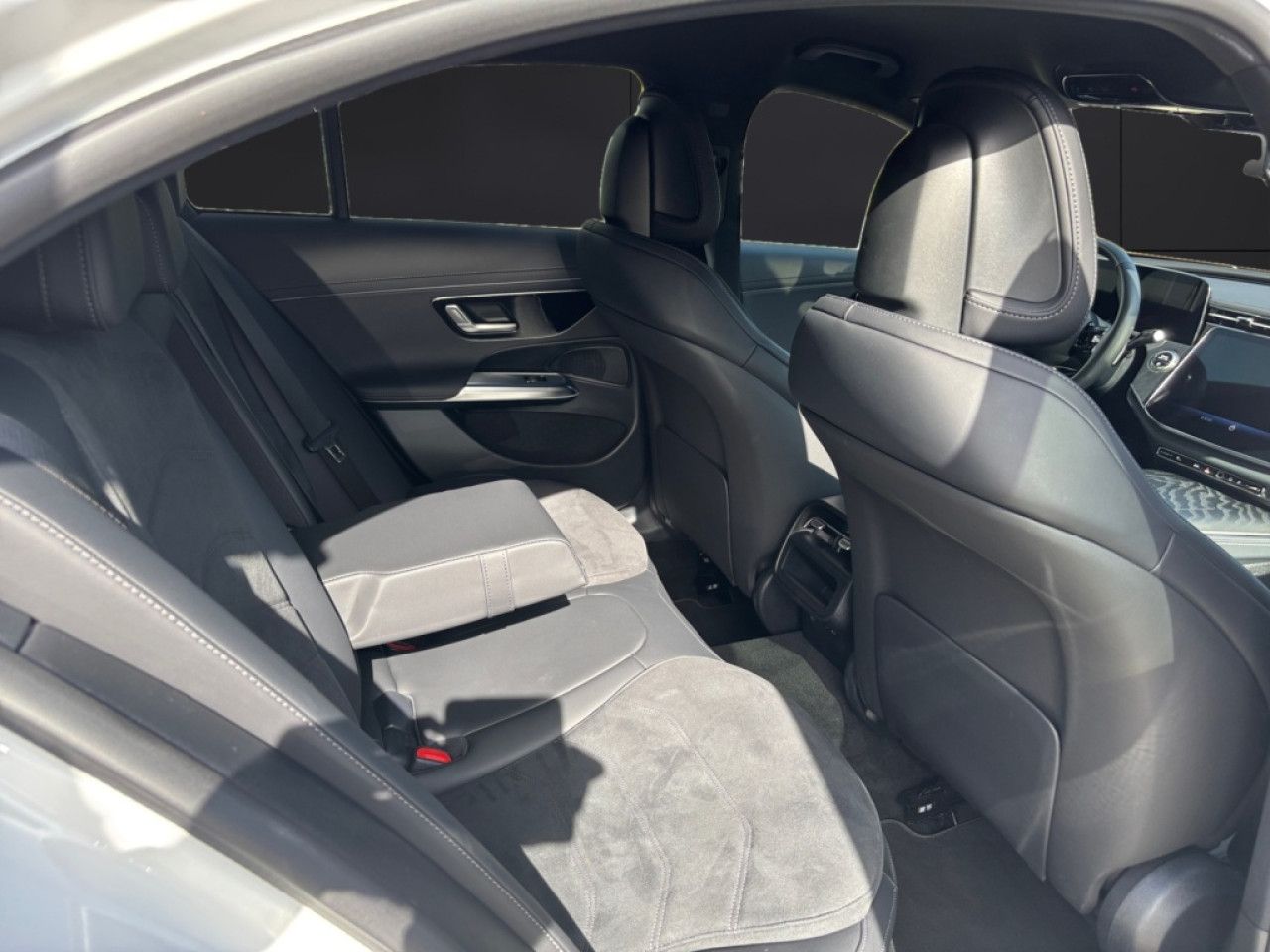 Mercedes-Benz E-Klasse – Bild 13