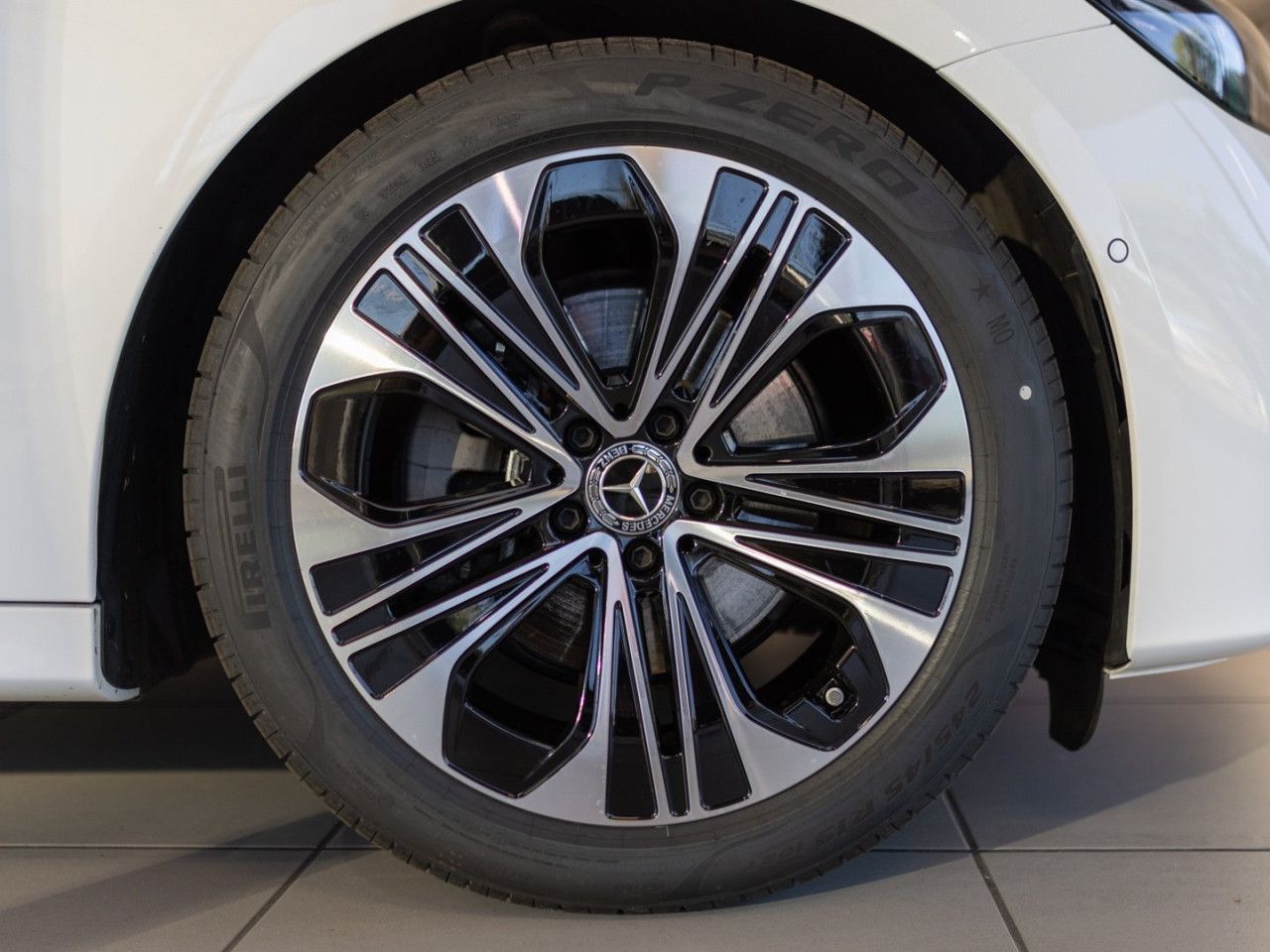 Mercedes-Benz E-Klasse – Bild 5