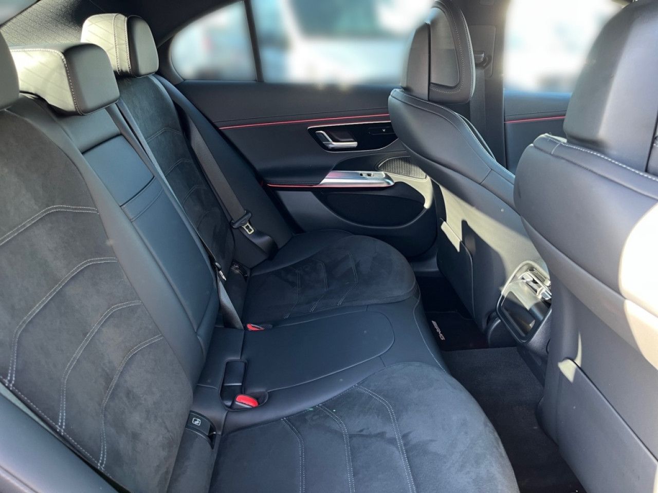 Mercedes-Benz E-Klasse – Bild 12