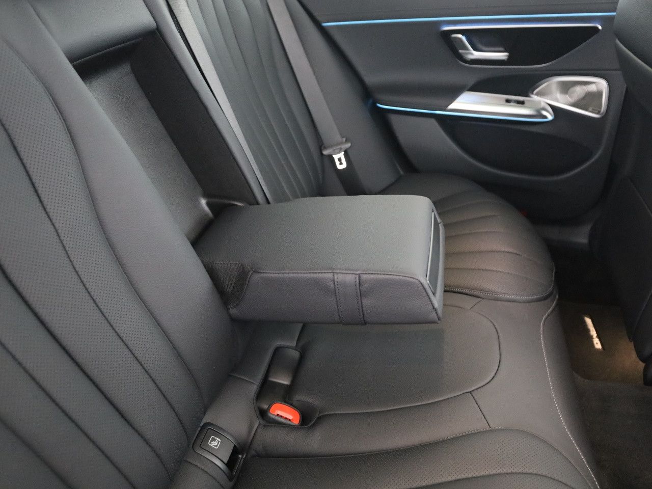 Mercedes-Benz E-Klasse – Bild 22