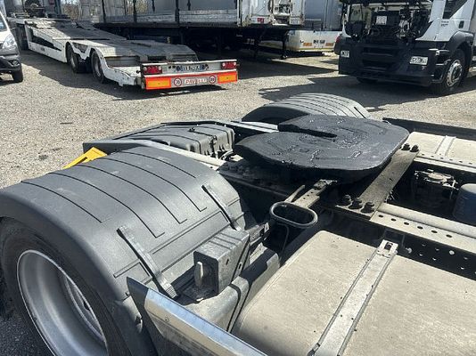 Vehicle image 7 / 14