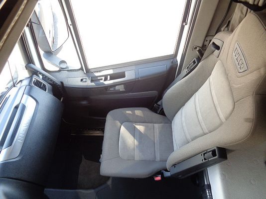 Vehicle image 12 / 14