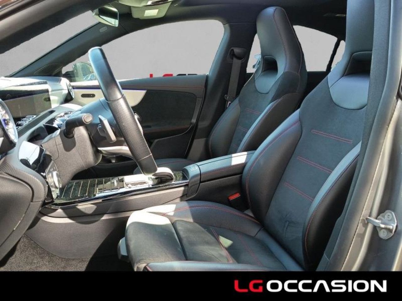 Photo du v&eacute;hicule 10 / 18