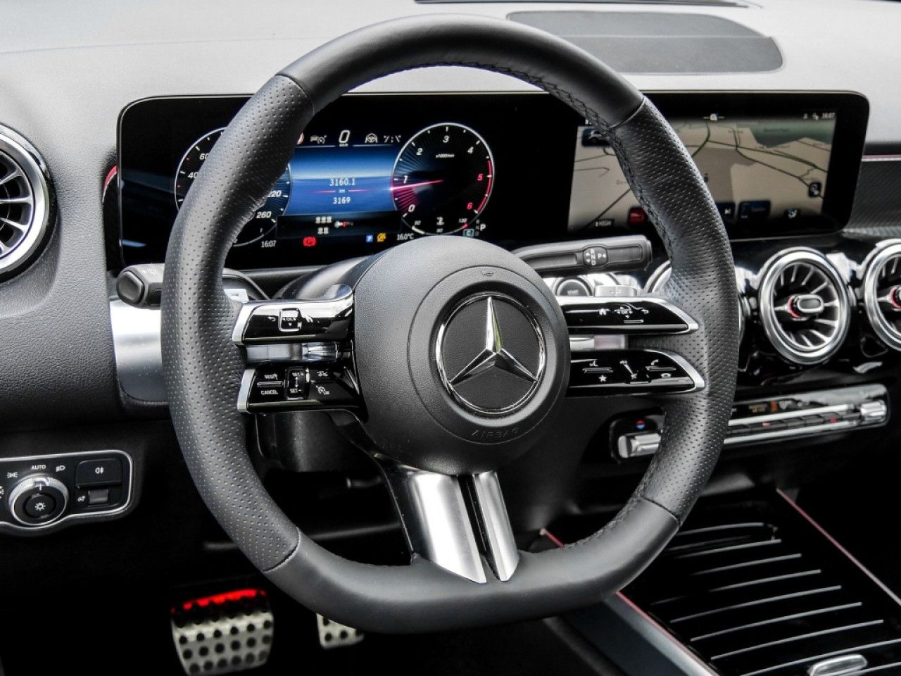 Mercedes-Benz GLB – Bild 8