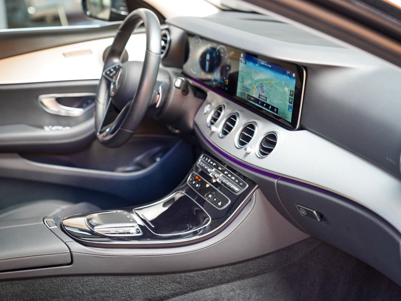 Mercedes-Benz E-Klasse – Bild 12