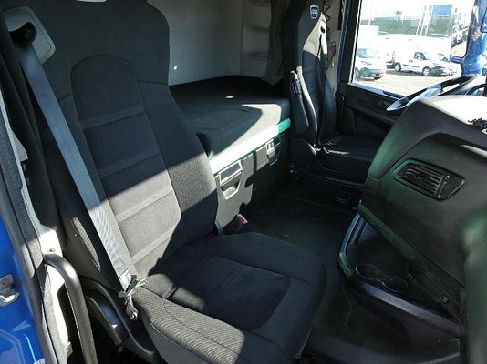 Vehicle image 10 / 15