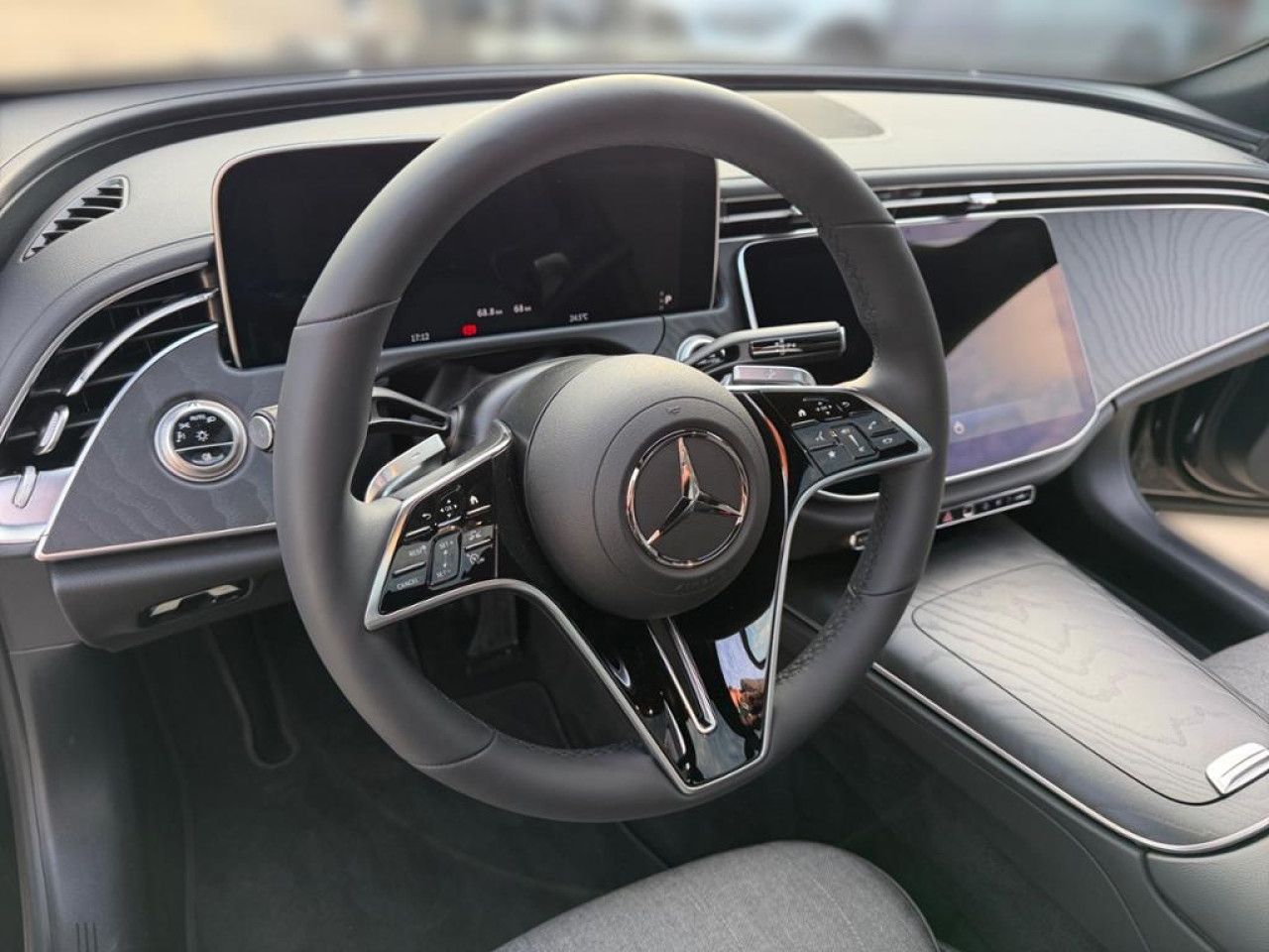 Mercedes-Benz E-Klasse – Bild 10