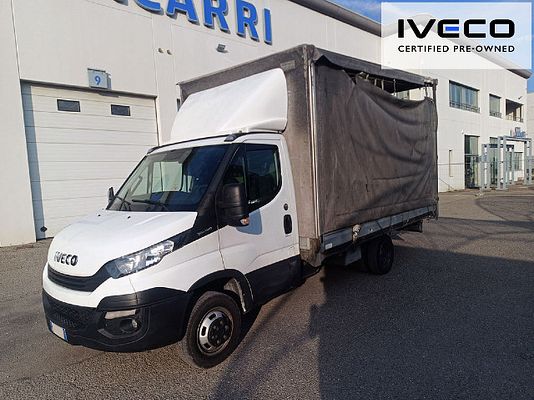 Vehicle image 1 / 8