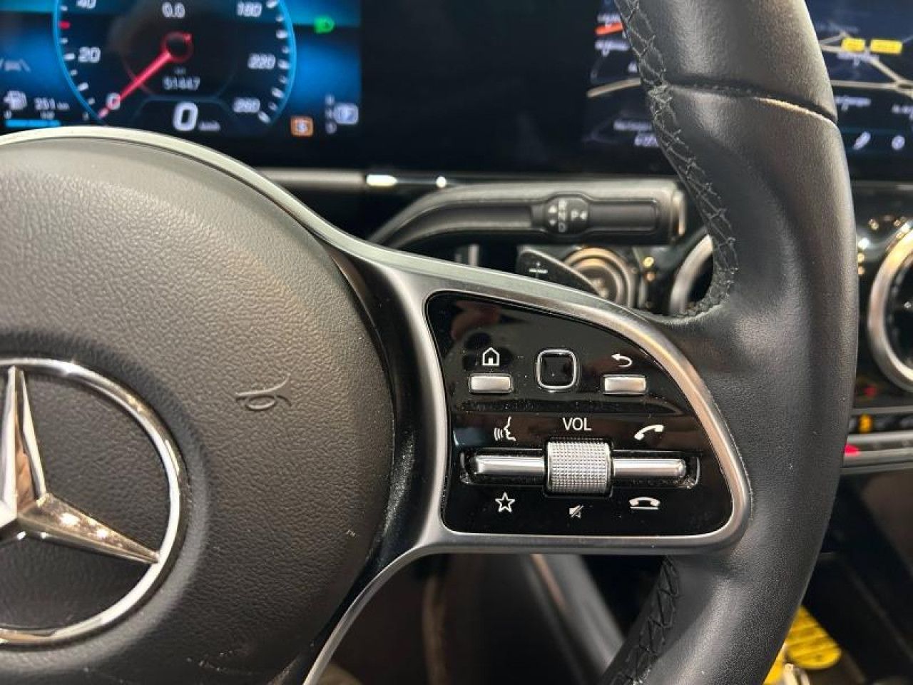 Photo du v&eacute;hicule 14 / 18