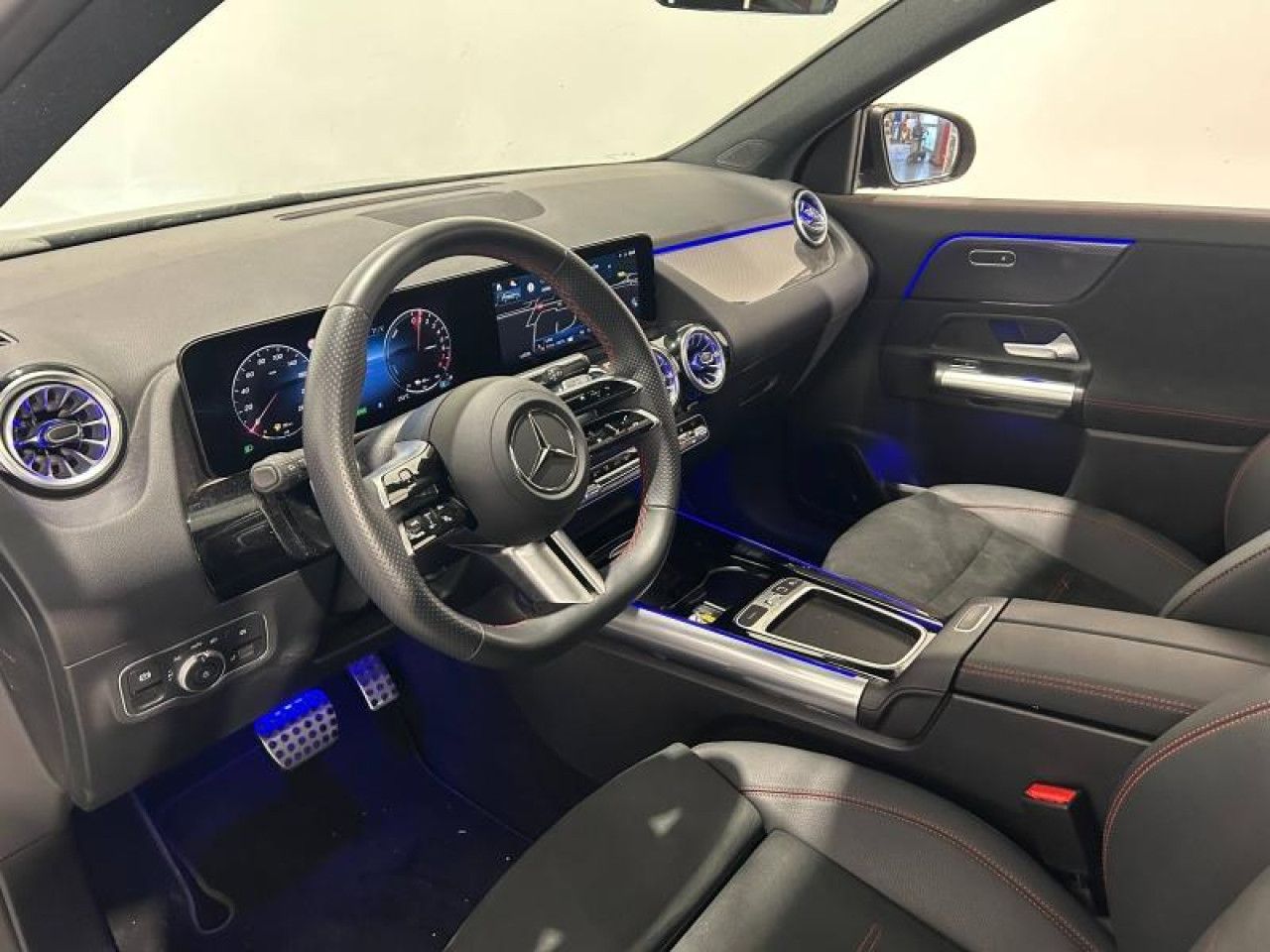 Photo du v&eacute;hicule 17 / 18