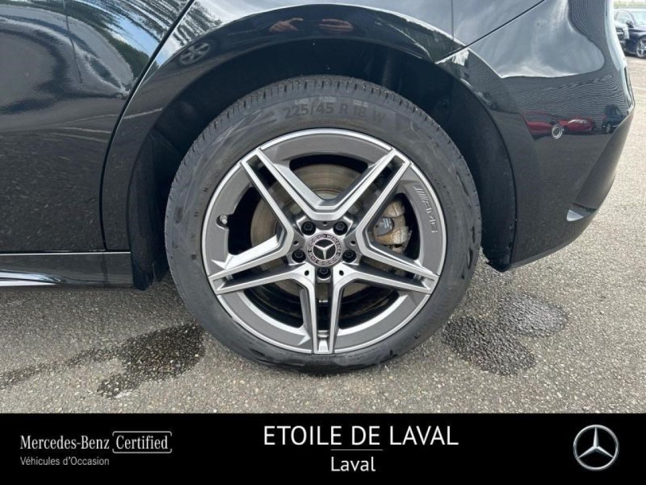 Photo du v&eacute;hicule 16 / 18