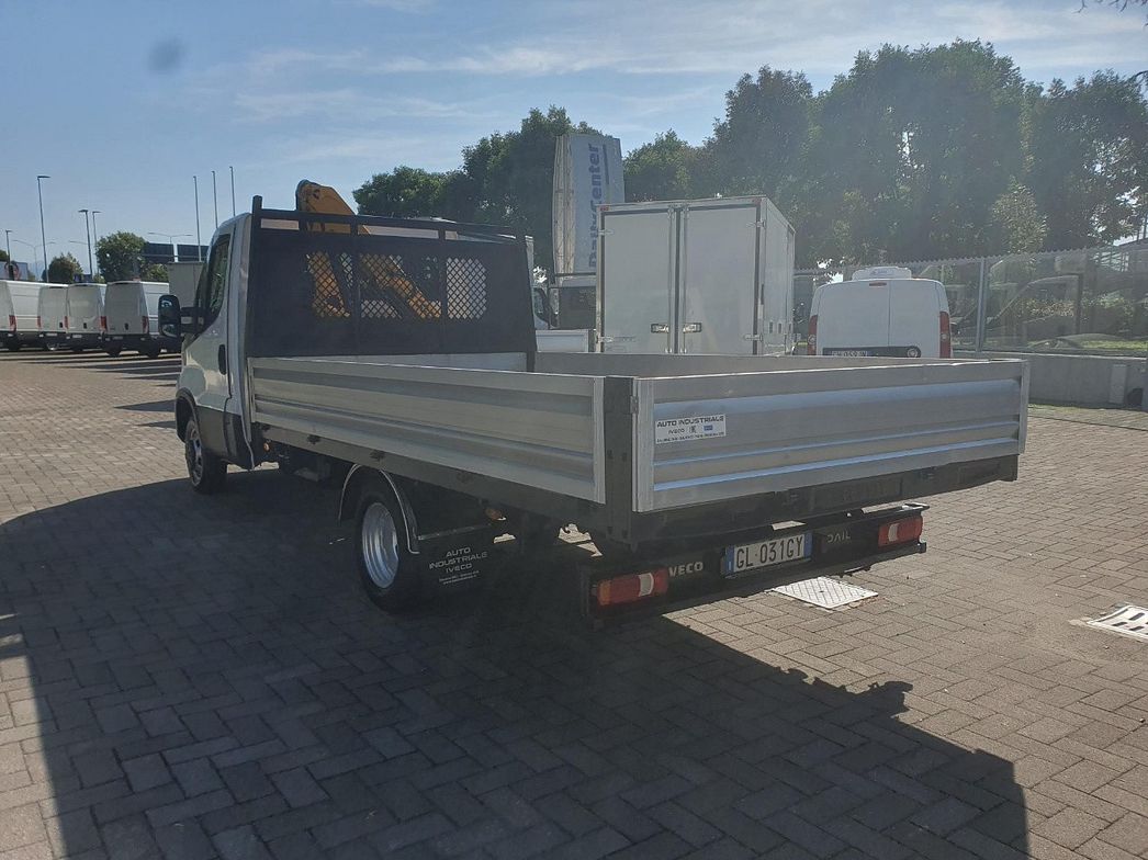IVECO | IVECO DAILY 35C14 CON GRU E CASSONE FISSO