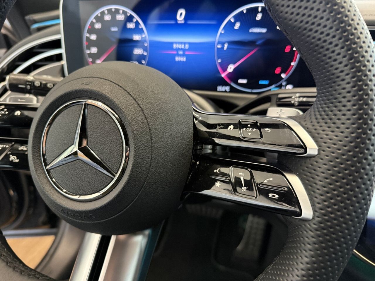 Mercedes-Benz E-Klasse – Bild 13