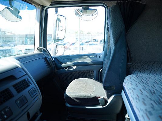 Vehicle image 10 / 14