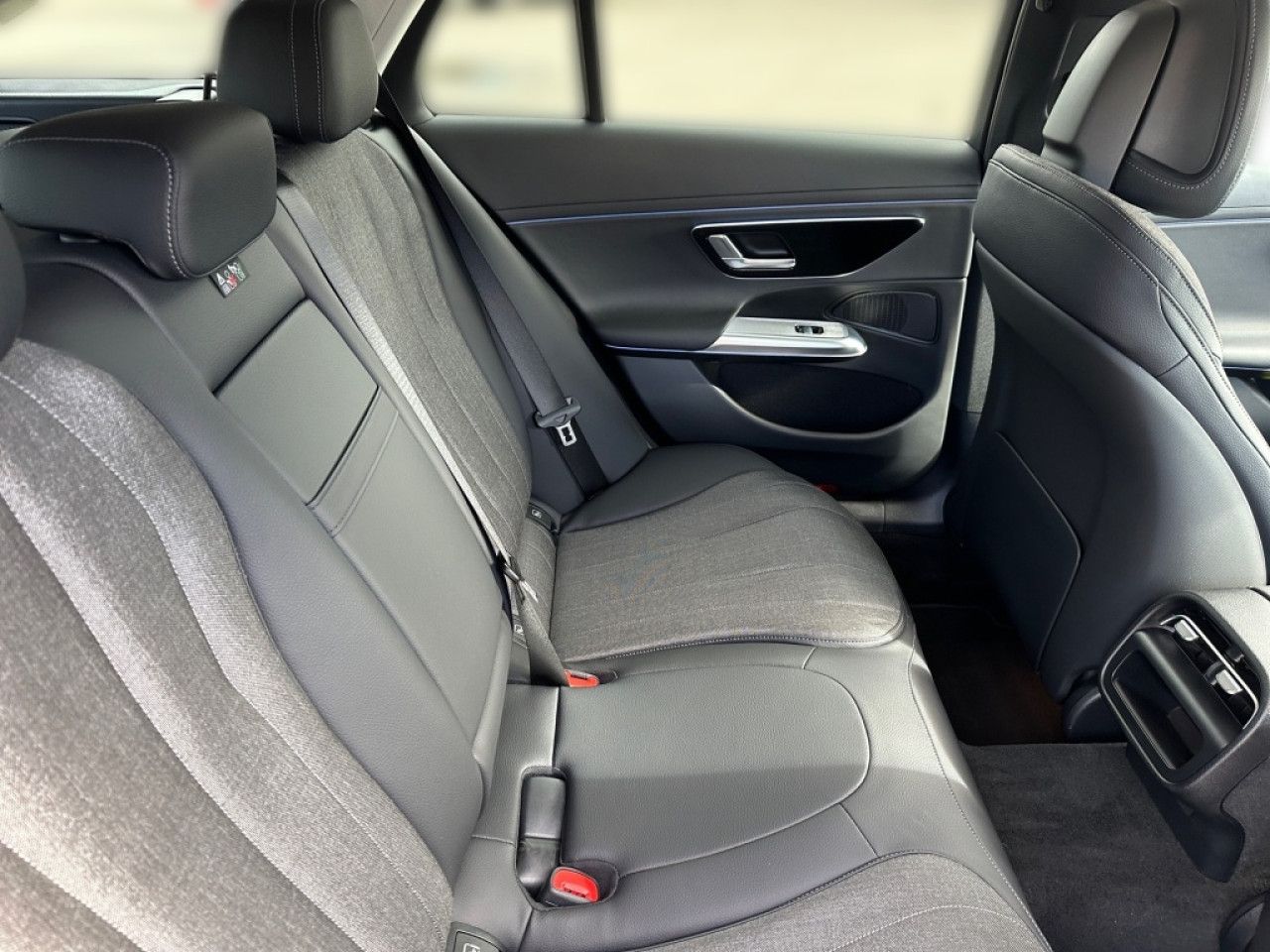 Mercedes-Benz E-Klasse – Bild 11