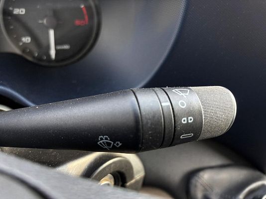 Vehicle image 12 / 15