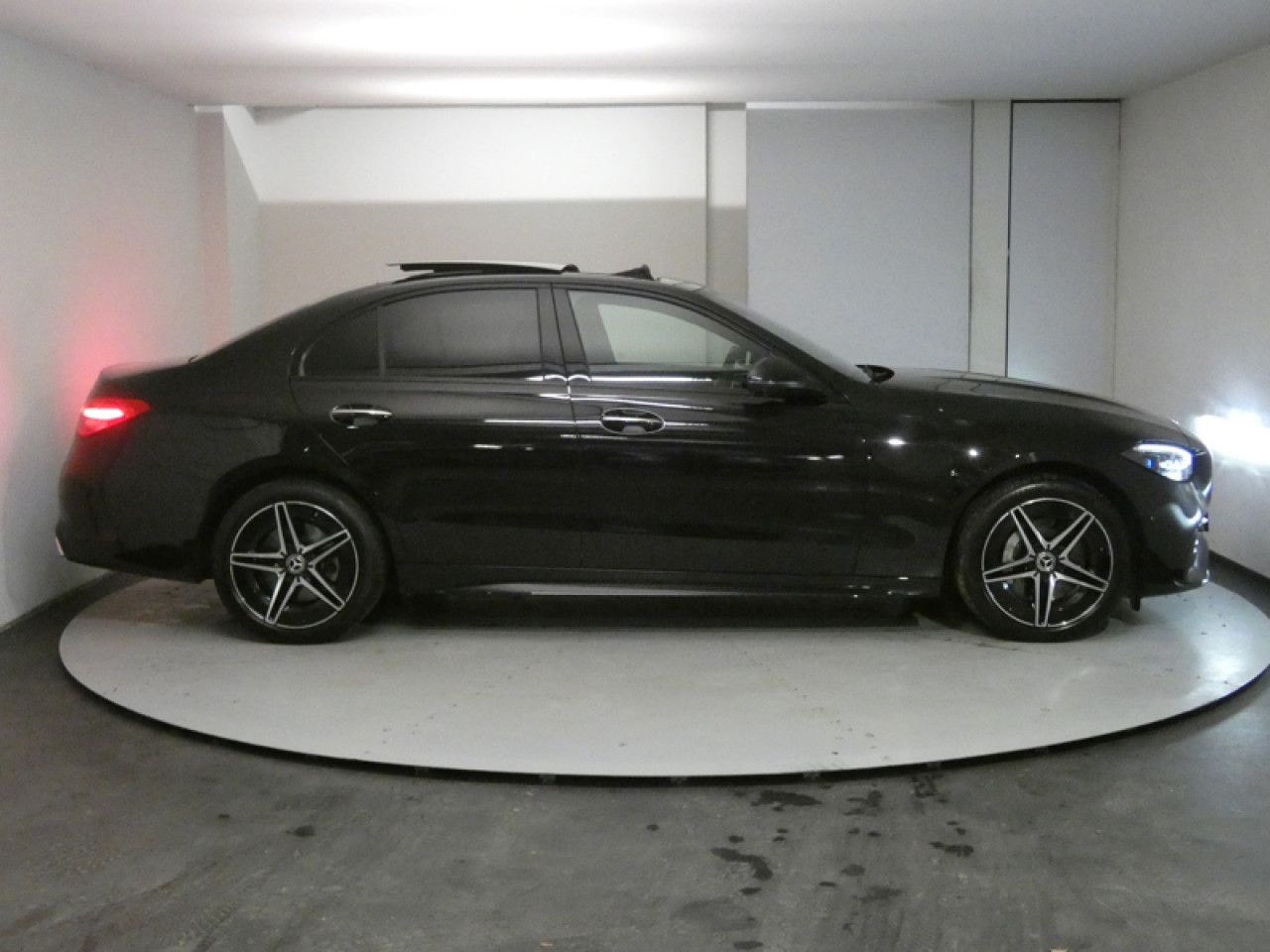 Photo du v&eacute;hicule 3 / 18