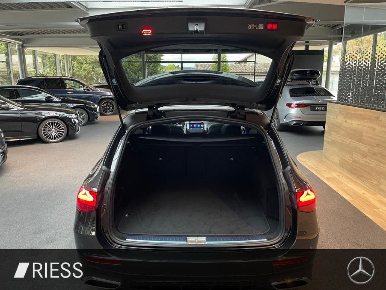 Mercedes-Benz E-Klasse – Bild 15