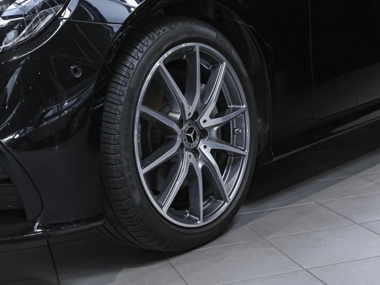 Mercedes-Benz E-Klasse – Bild 9