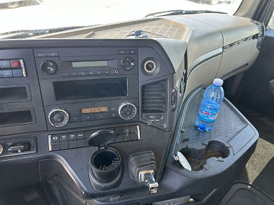Vehicle image 14 / 15