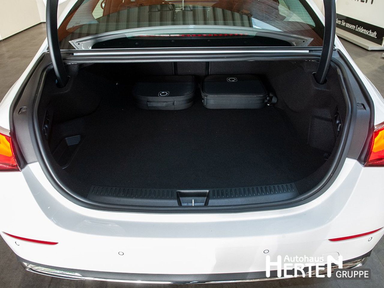 Mercedes-Benz E-Klasse – Bild 16