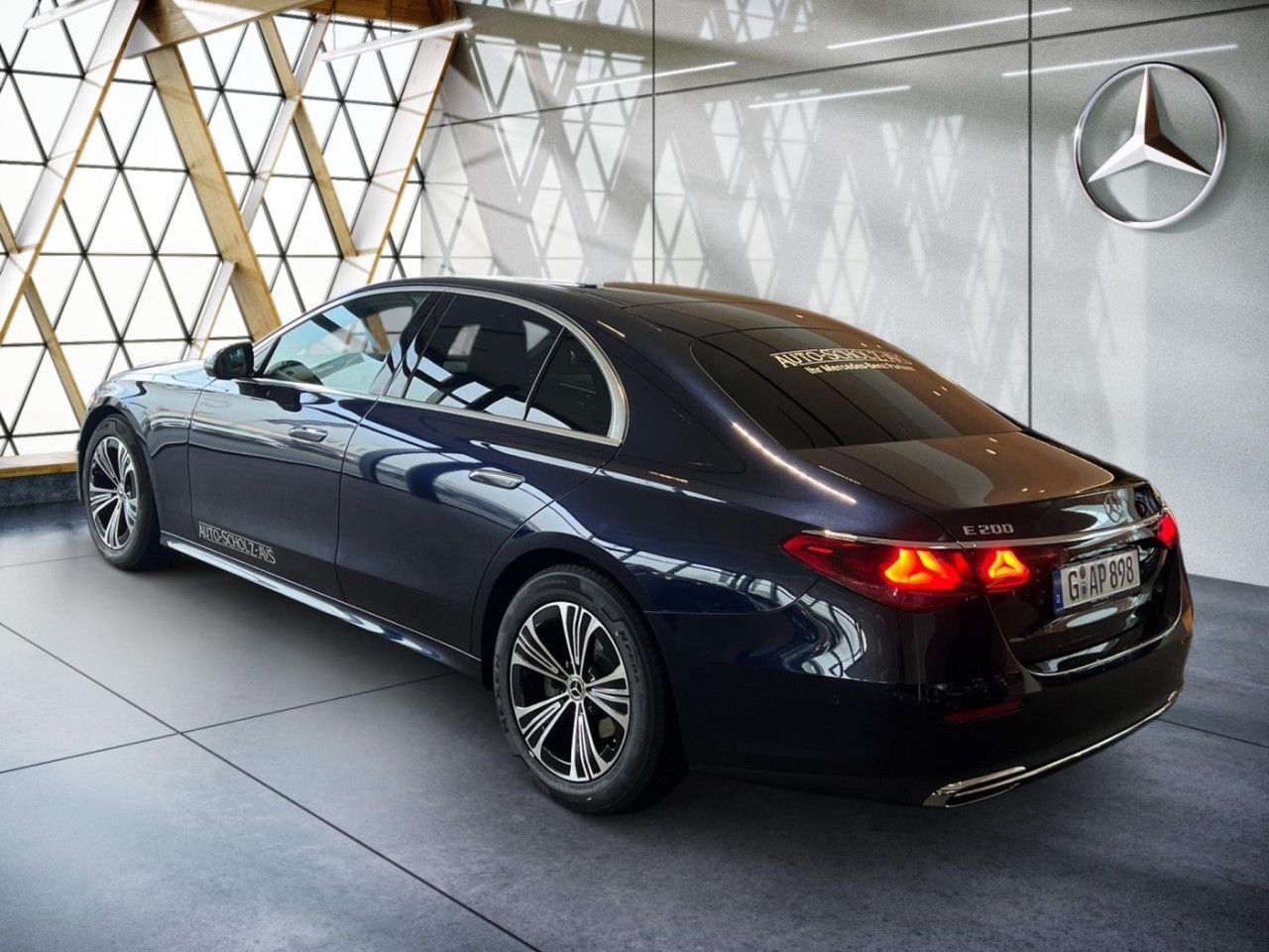 Mercedes-Benz E-Klasse – Bild 11