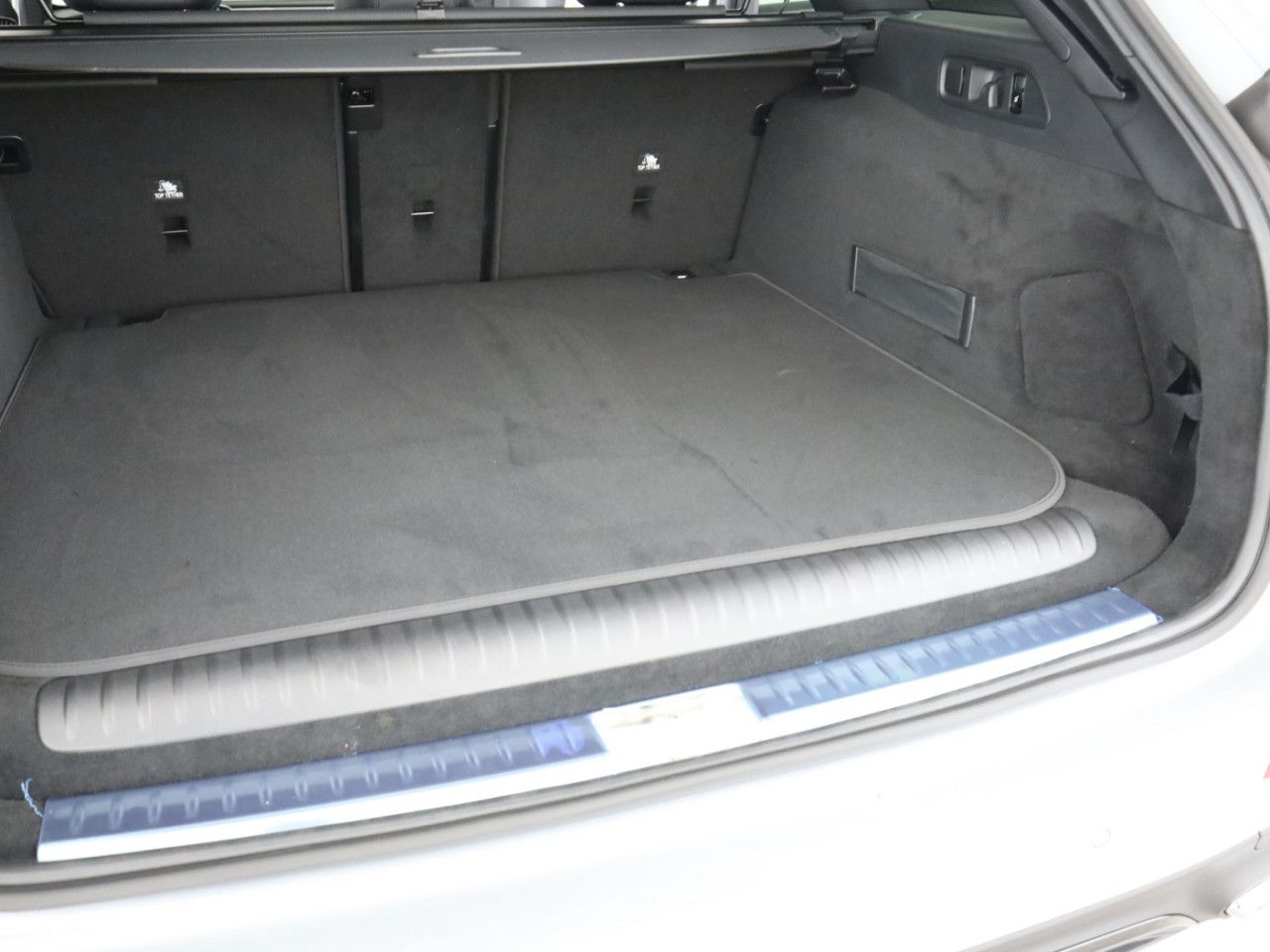 Mercedes-Benz E-Klasse – Bild 23
