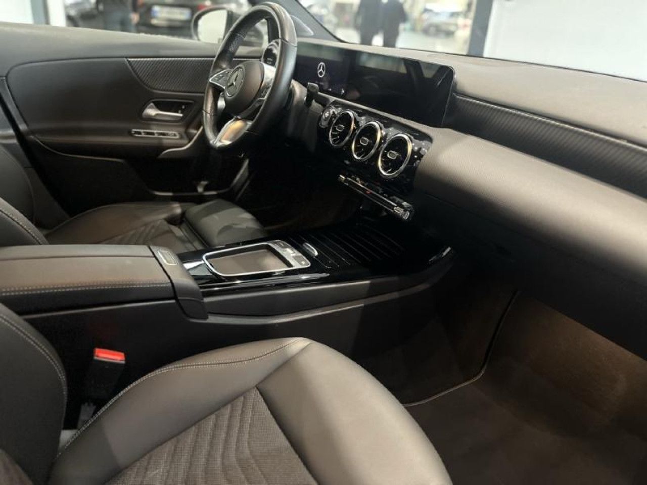 Photo du v&eacute;hicule 18 / 18