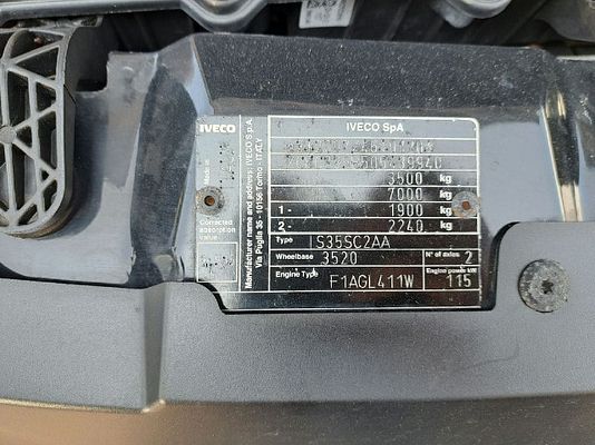 Vehicle image 2 / 15