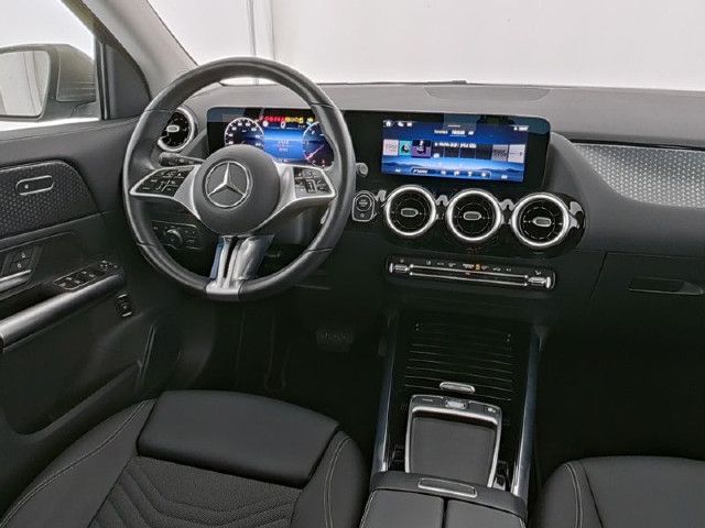 Mercedes-Benz GLA 220